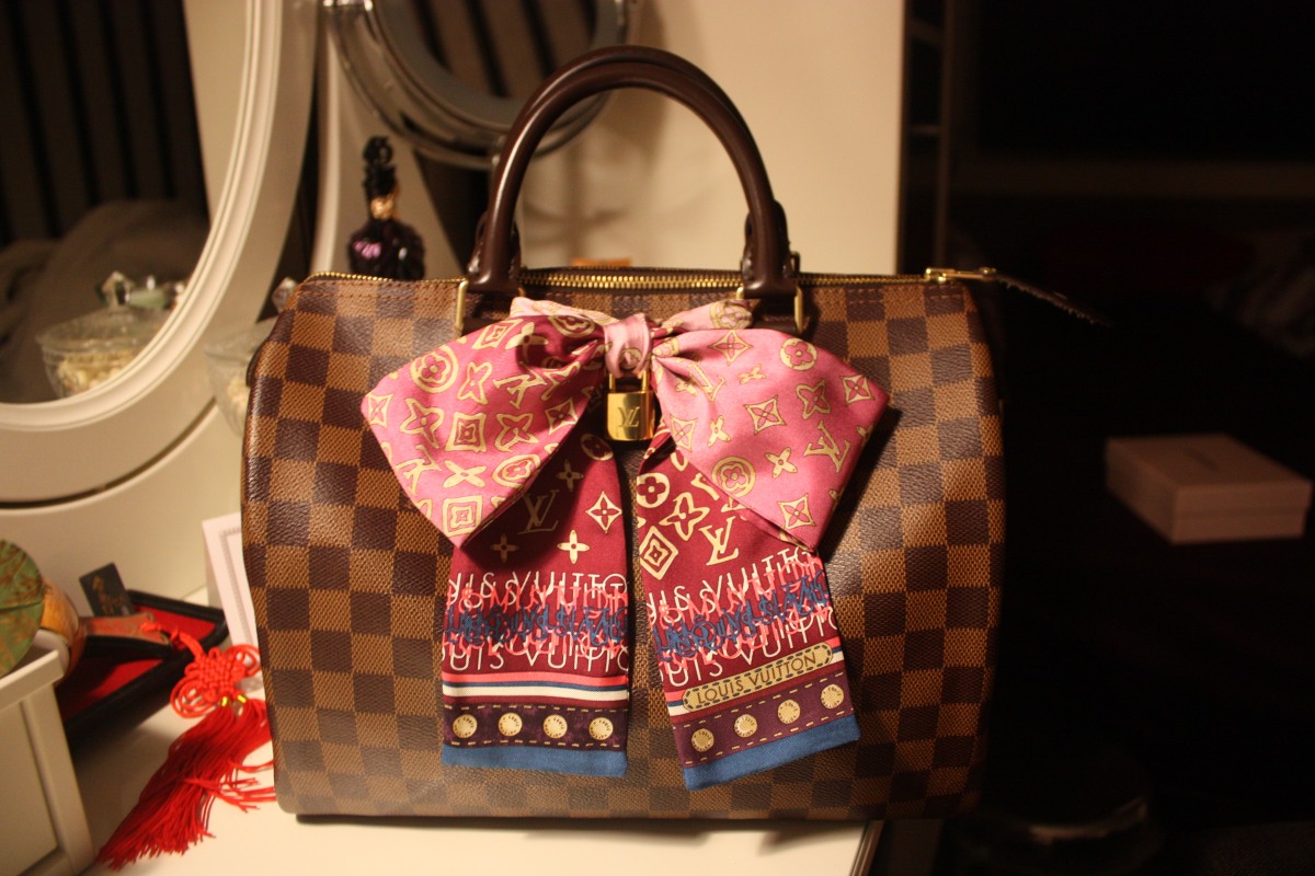 it can be worn 4 ways too! so excited to add this @Louis Vuitton