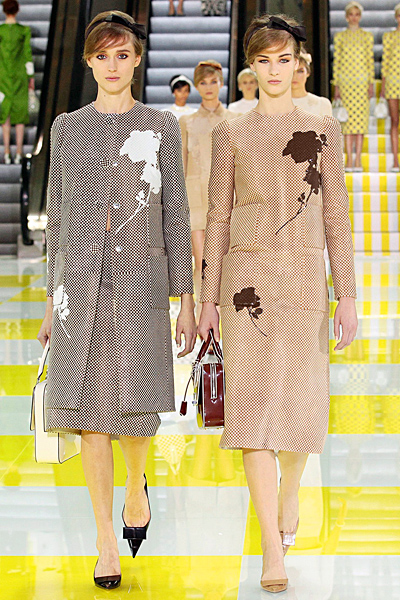 Louis Vuitton Trench Coat!  Fashion models men, Matching couple outfits, Louis  vuitton scarf